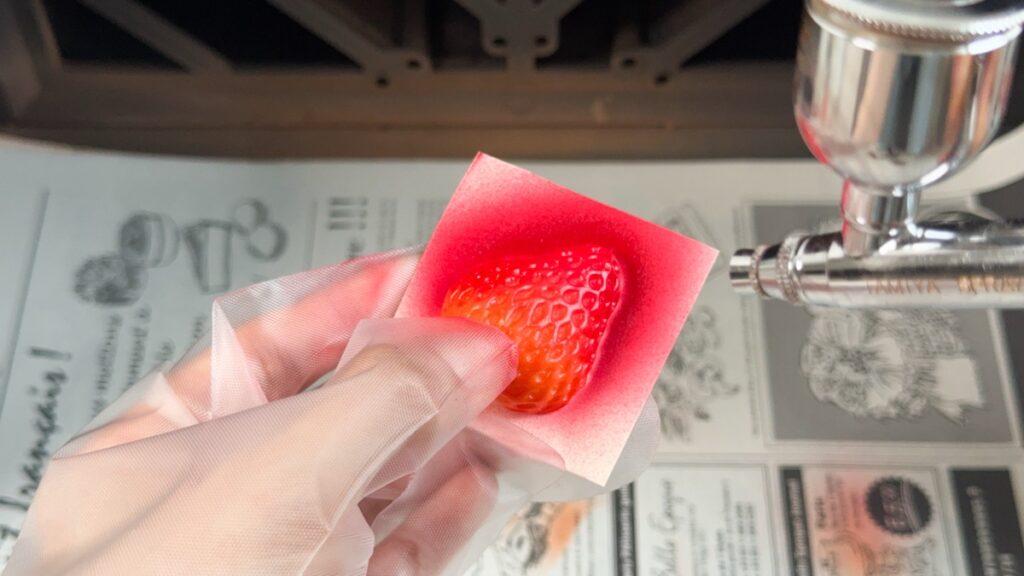 二層目の色をエアブラシで吹き付ける