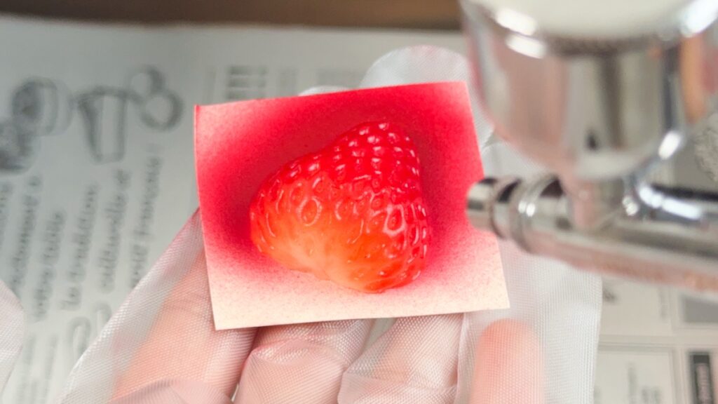 ヘタ側にもエアブラシで塗る