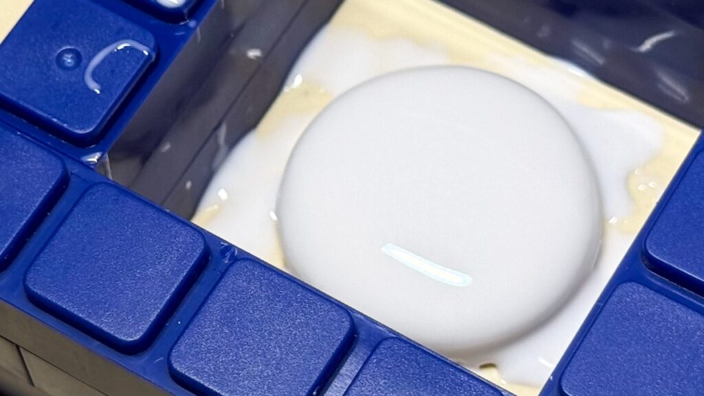 原型の表面にシリコンをまとわせる