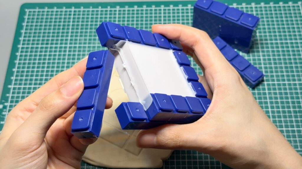 モールドからブロックを外す