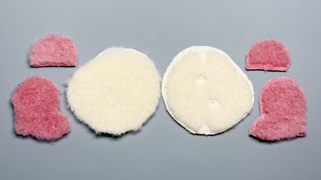 縫い代の毛をカットする